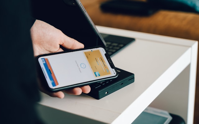 Digital Wallets: Enhancing Efficiency in Banking Transactions Today